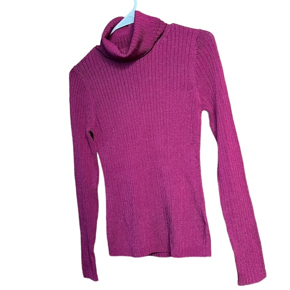 Babaton by Aritzia Compel Turtleneck Fuchsia Women’s Size Medium Ribbed Top - Picture 7 of 9